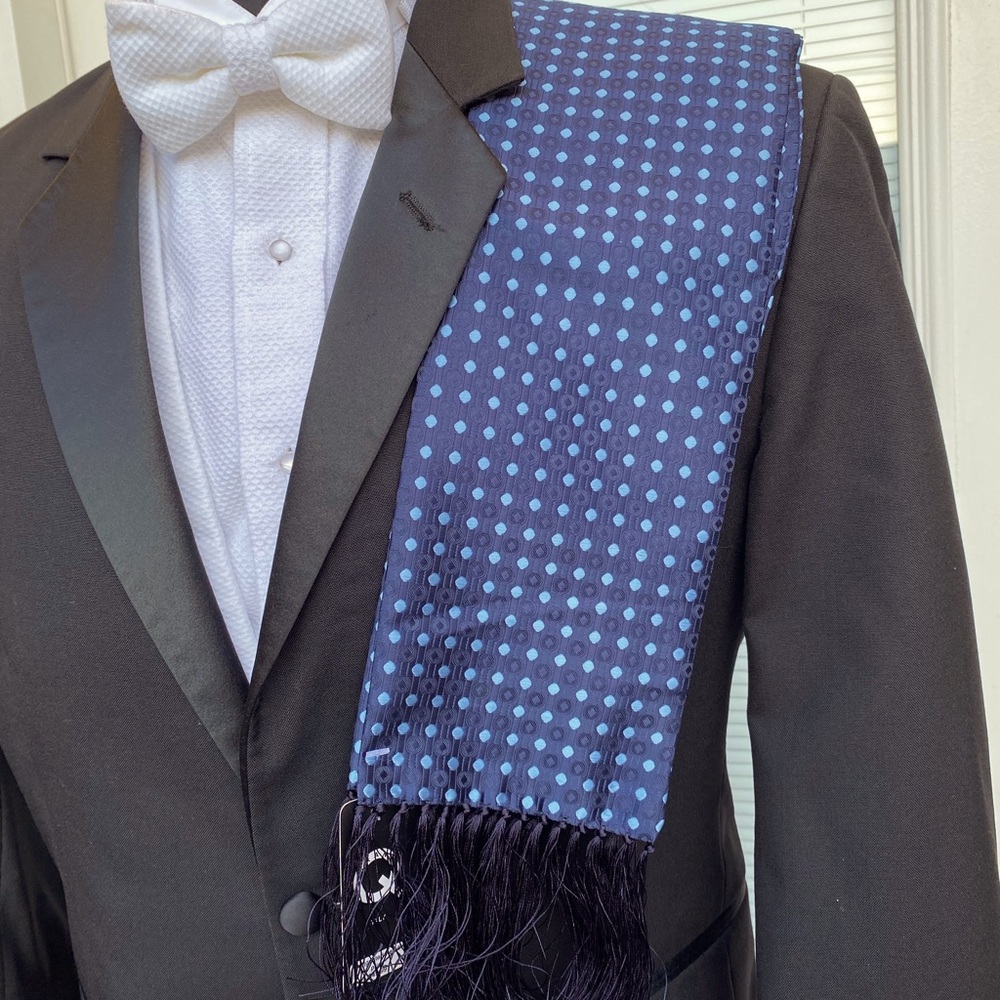 2/$45 NWT Brand Q fancy scarf - Picture 1 of 4